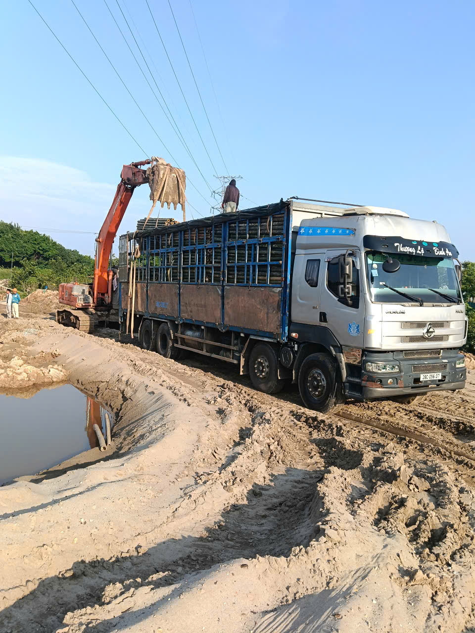 ĐÓNG CỌC TRE TẠI CÔNG TRÌNH